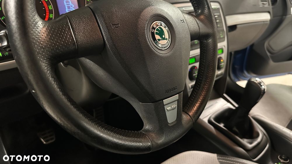 Skoda Octavia 2.0 TDI DPF RS - 9