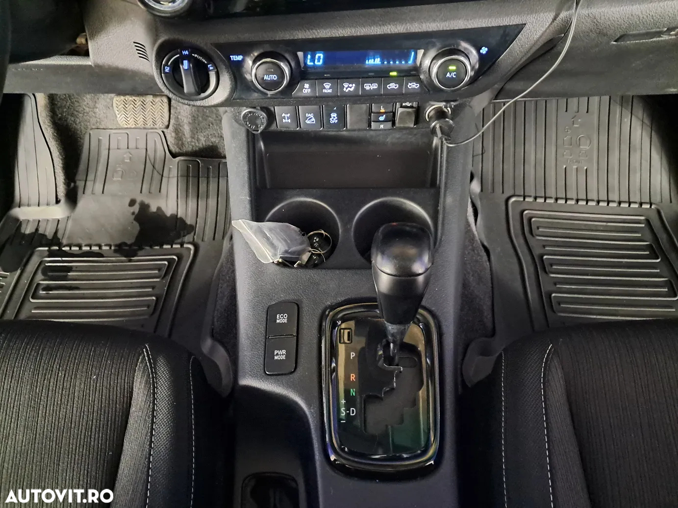 Toyota Hilux - 17