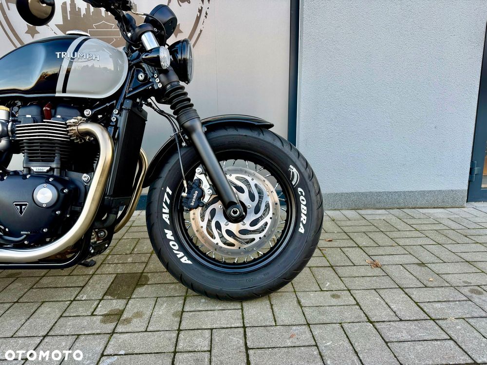 Triumph Bonneville Bobber - 5