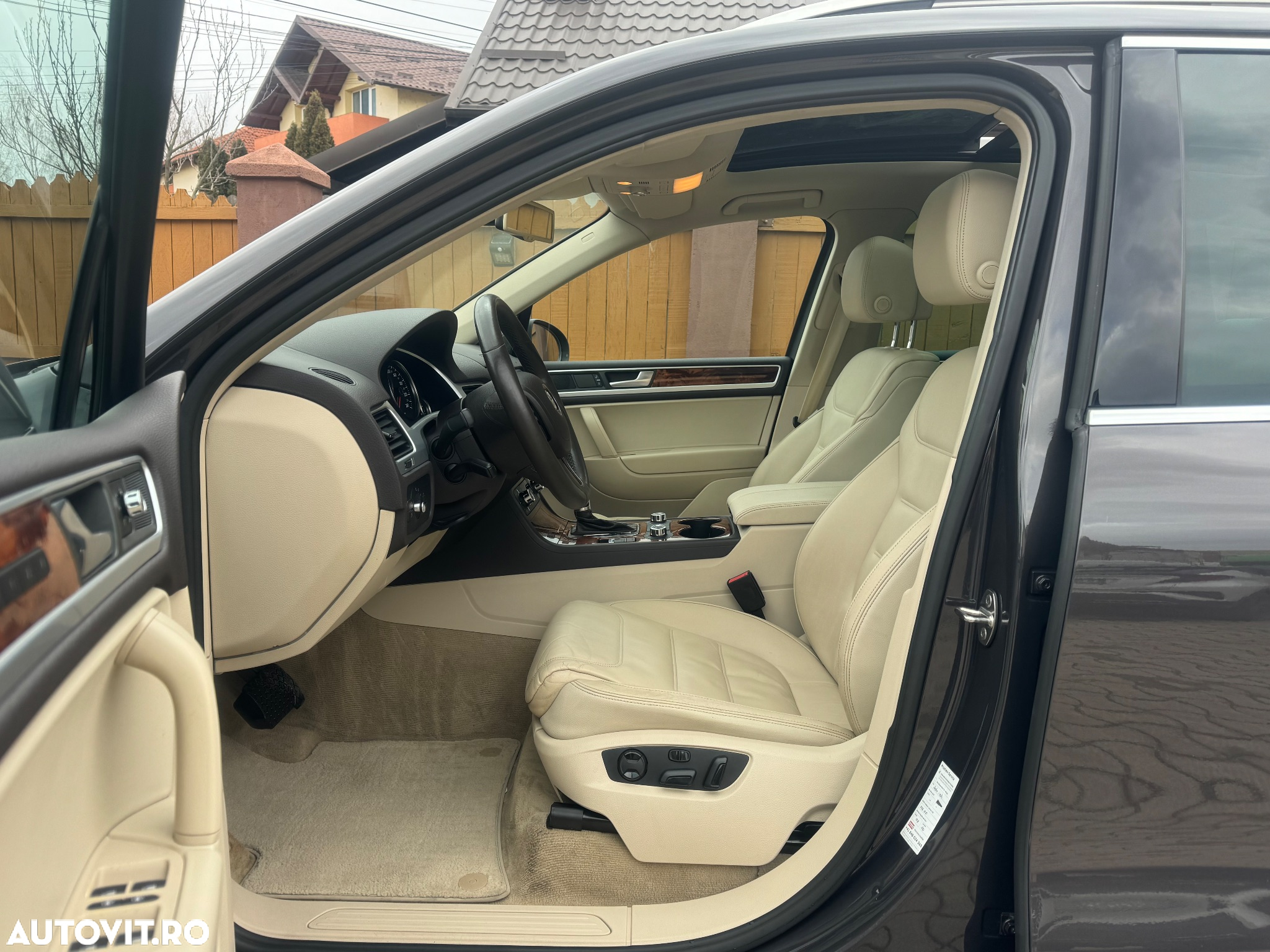 Volkswagen Touareg - 11