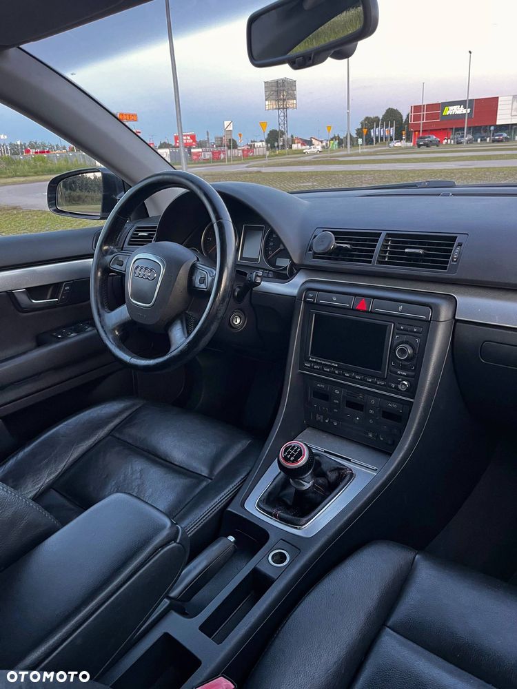 Audi A4 Limousine - 11