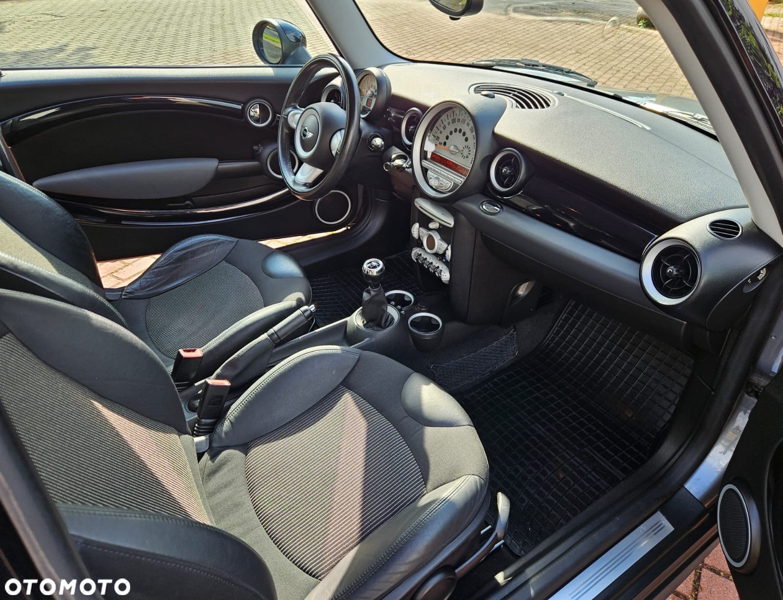 MINI Cooper Standard - 21