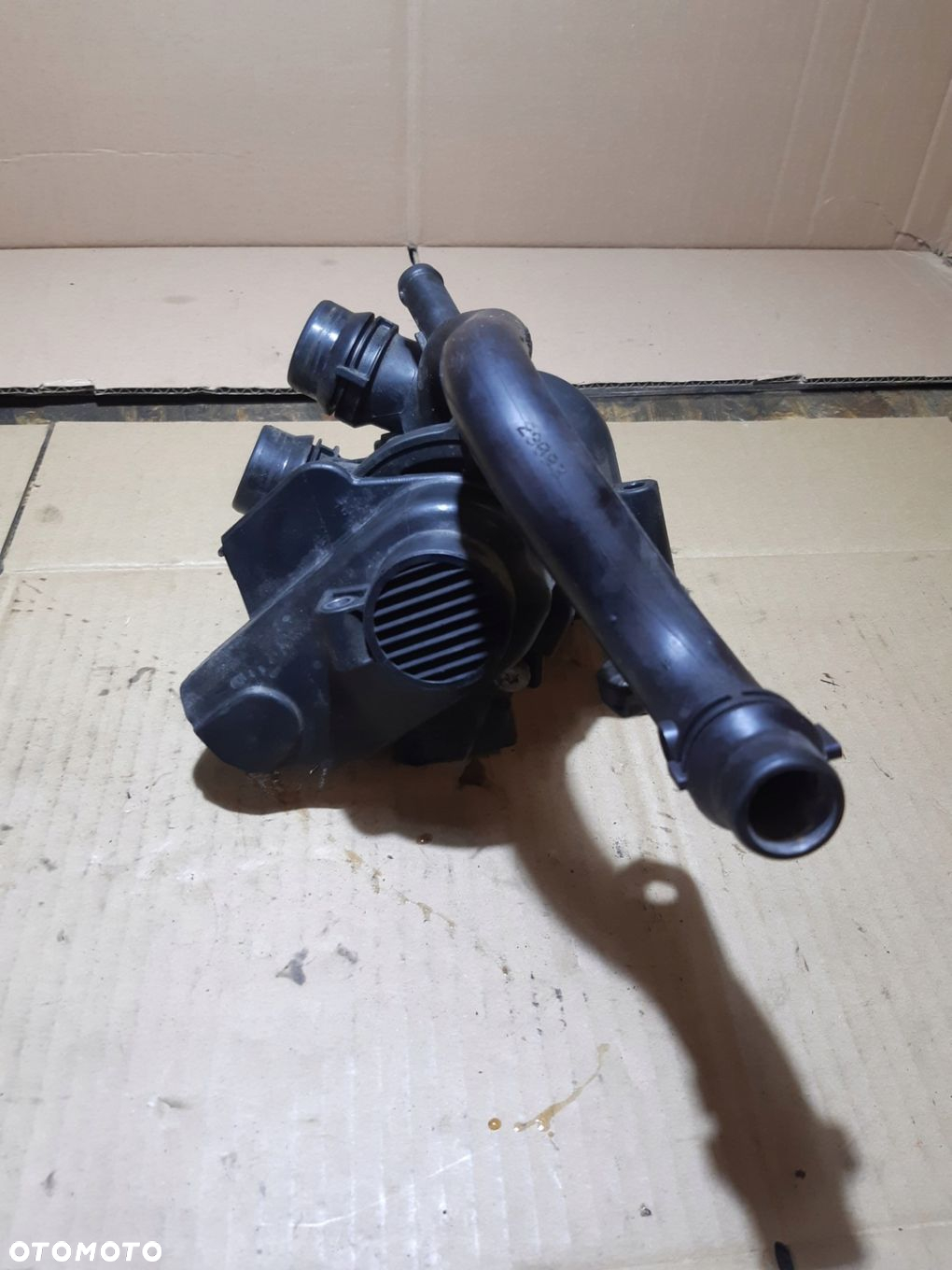 AUDI A5 8T 2.0 TFSI POMPA WODY 06J121026L - 10