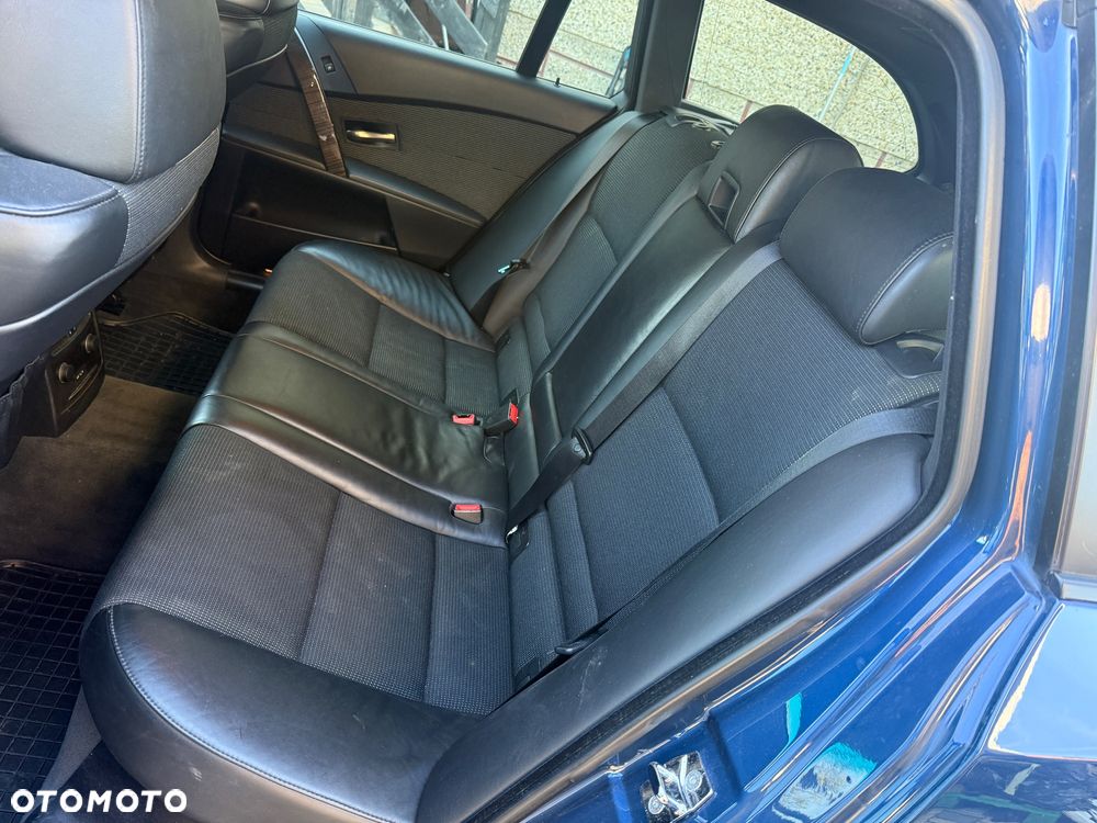 BMW Seria 5 525d Touring Edition Sport - 18