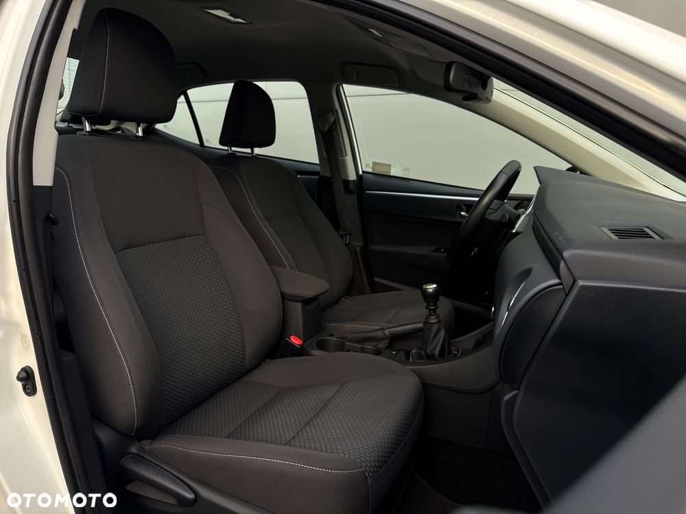 Toyota Corolla - 12
