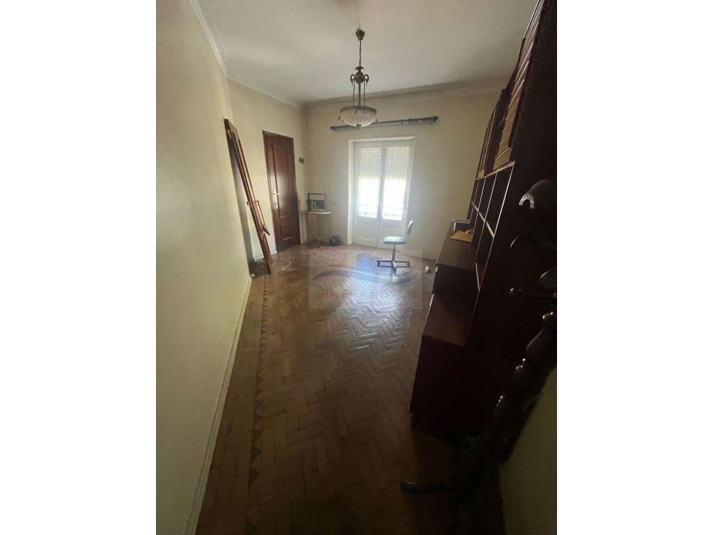 Ótimo T3 Com Generosas Varandas, em Zona Central, Calma e Residencial - Grande imagem: 3/13
