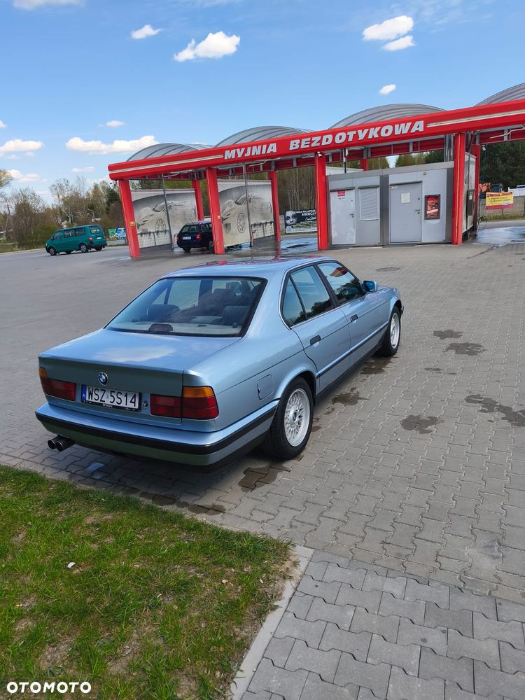BMW Seria 5 520i - 23