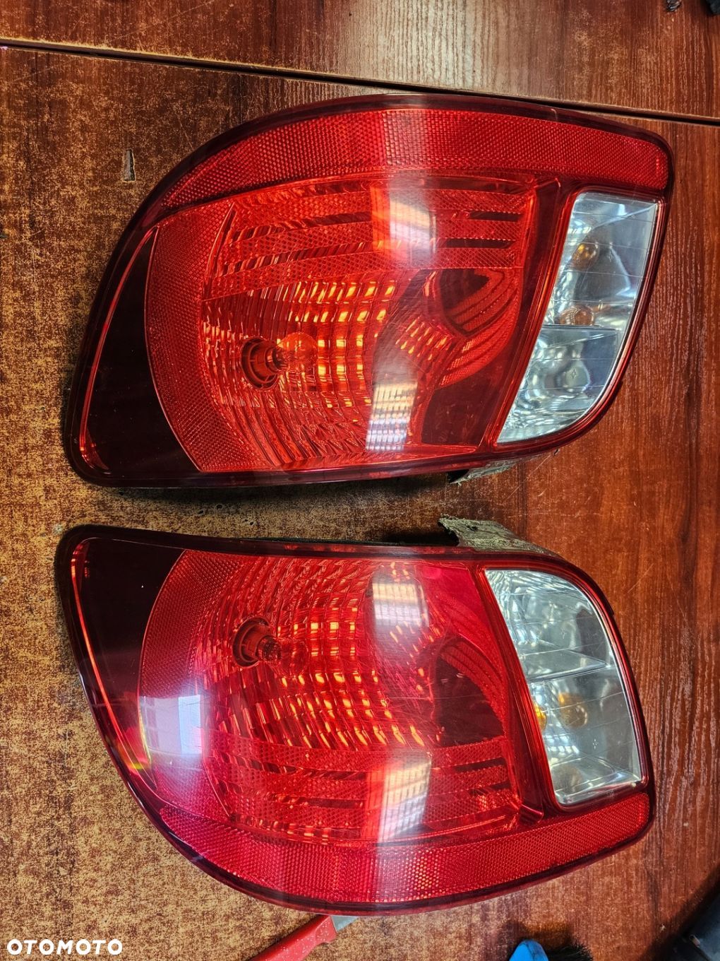 LAMPA LEWY LUB PRAWY TYŁ SEDAN KIA RIO 09 EU - 1
