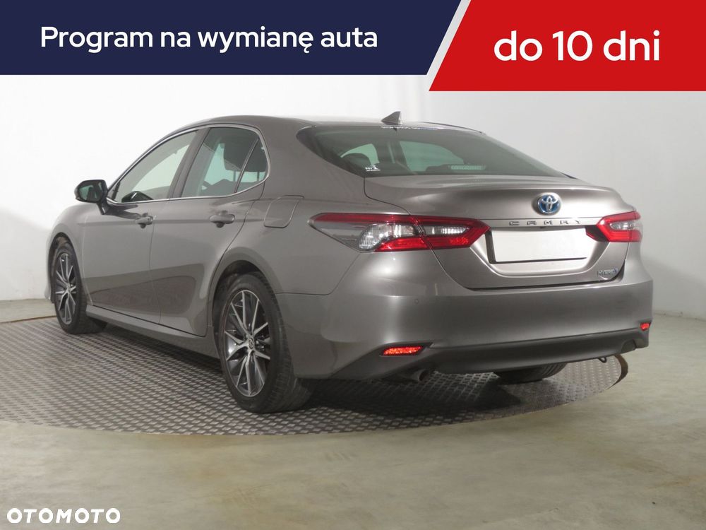 Toyota Camry - 6