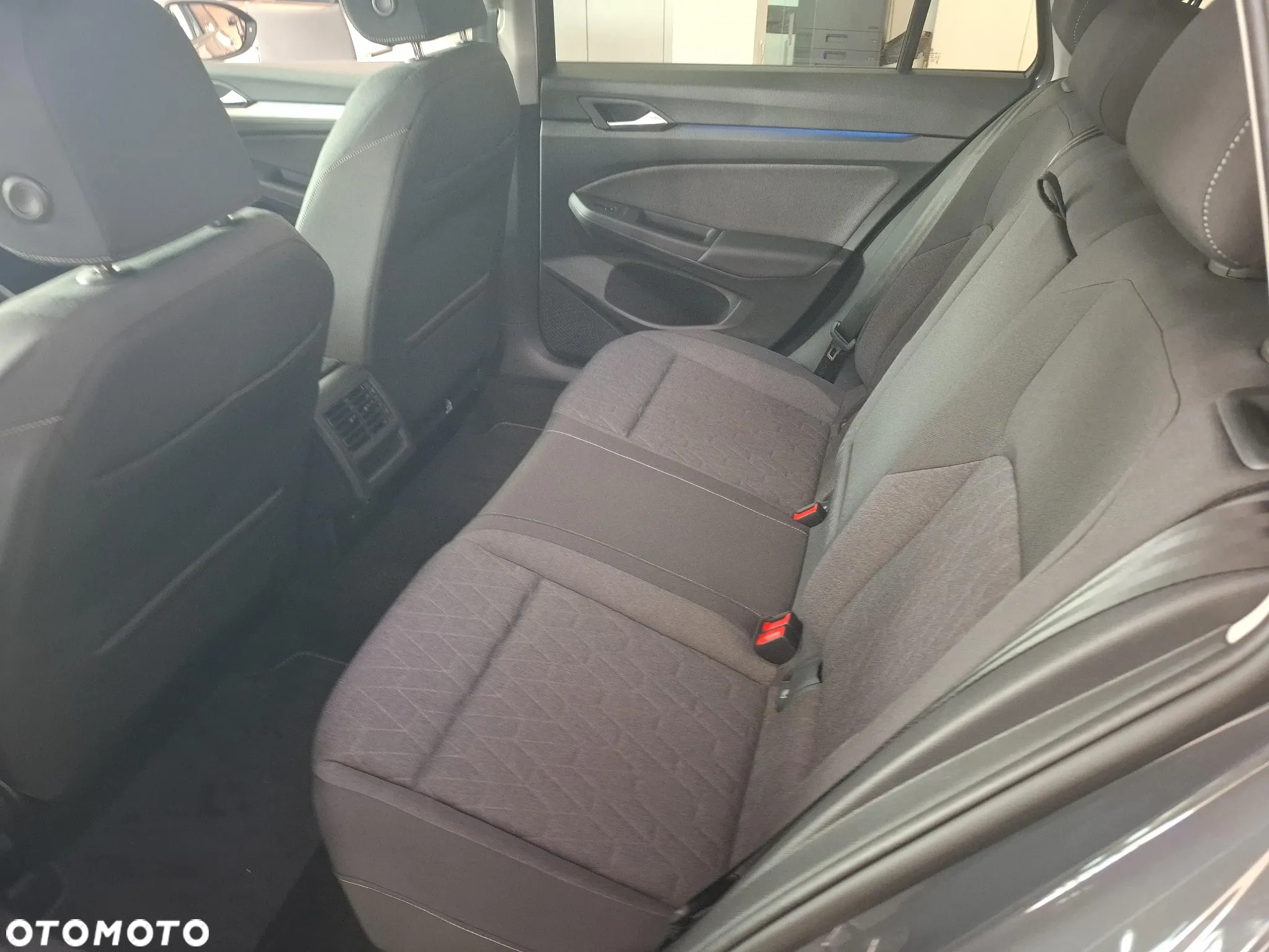 Volkswagen Golf - 11