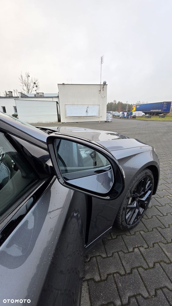 Mercedes-Benz Klasa E - 32