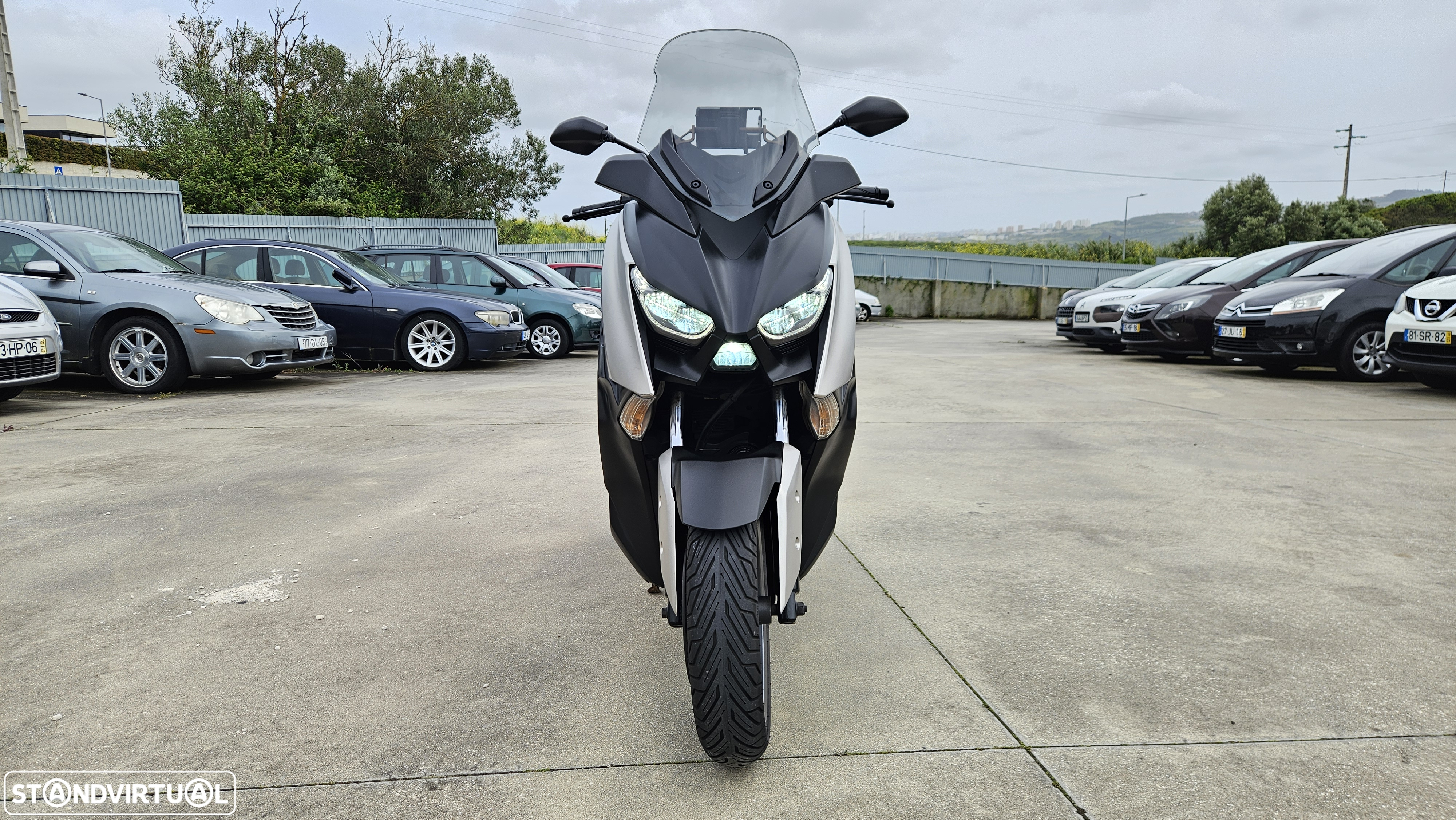 Yamaha X-Max - 9