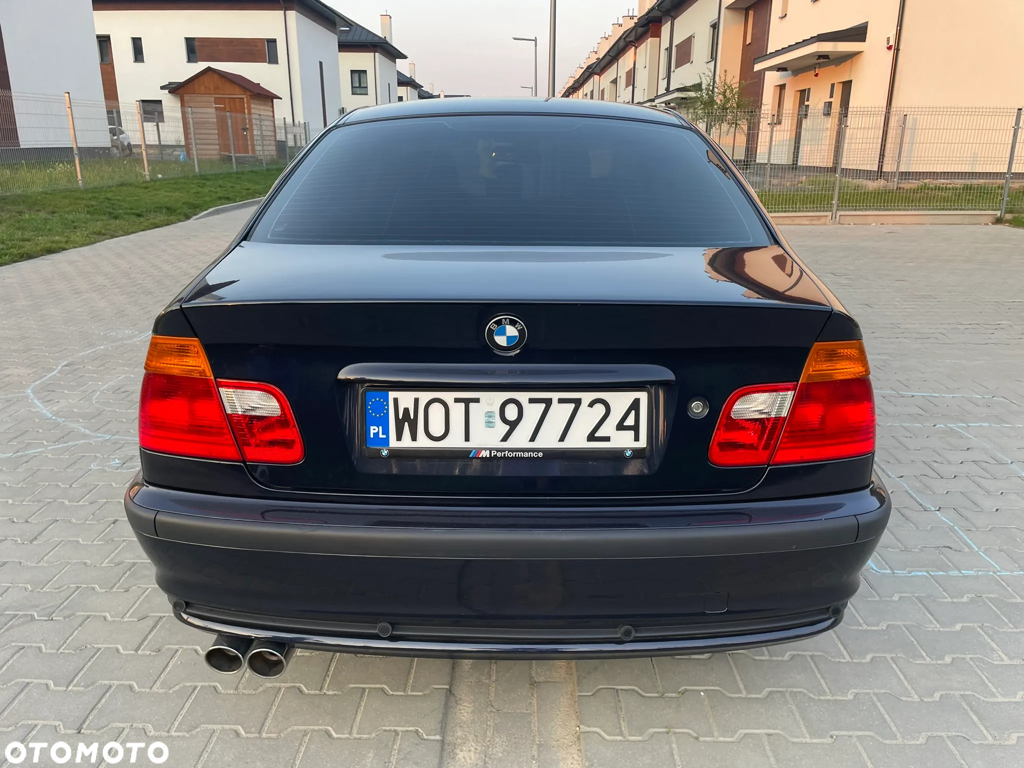 BMW Seria 3 320i - 32