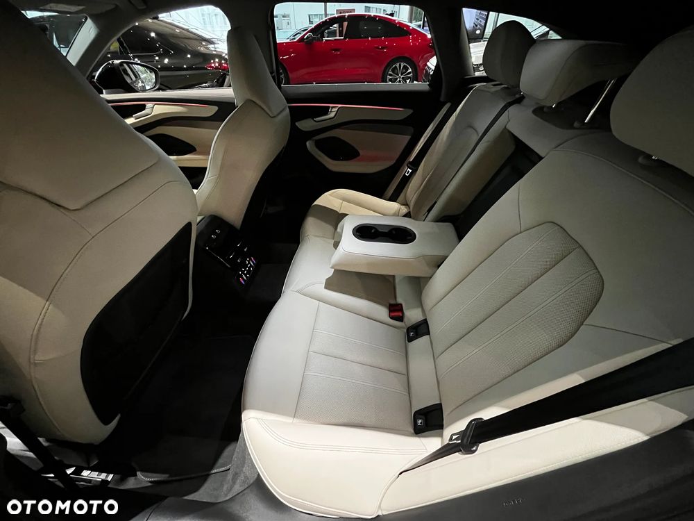 Audi A6 Avant TDI mHEV Quattro S tronic - 30
