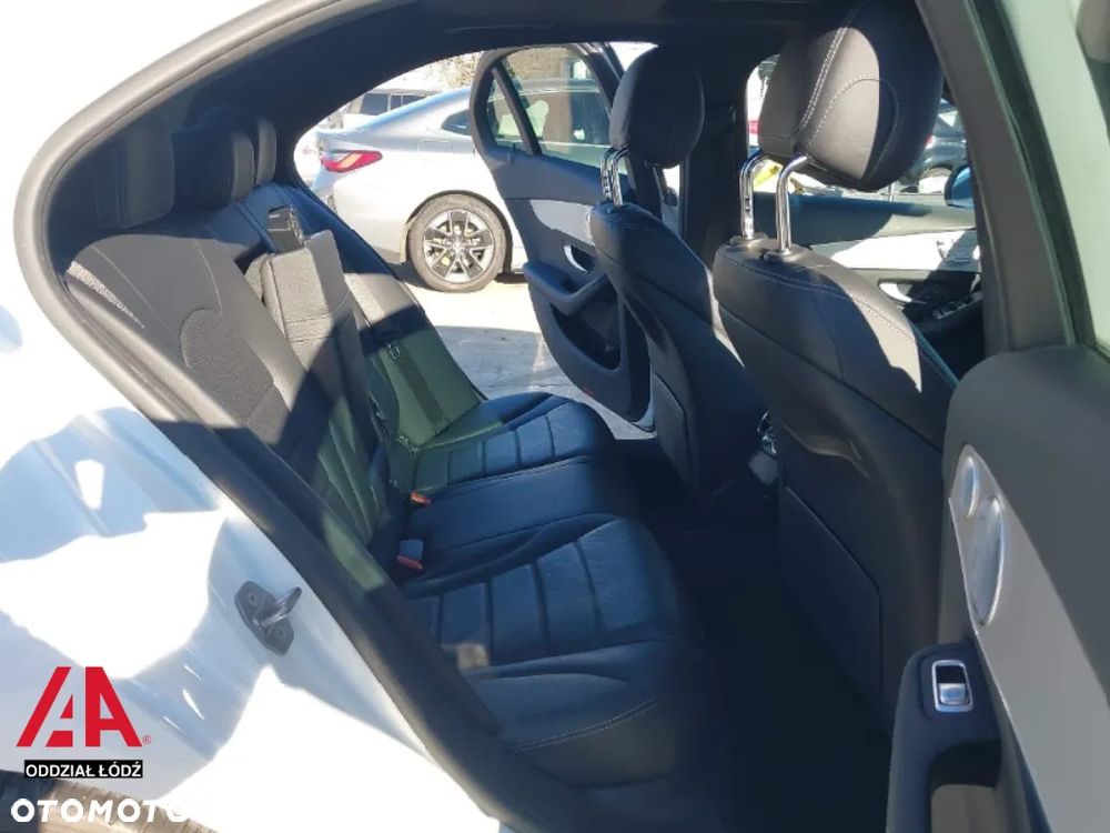 Mercedes-Benz Klasa C 300 9G-TRONIC - 11