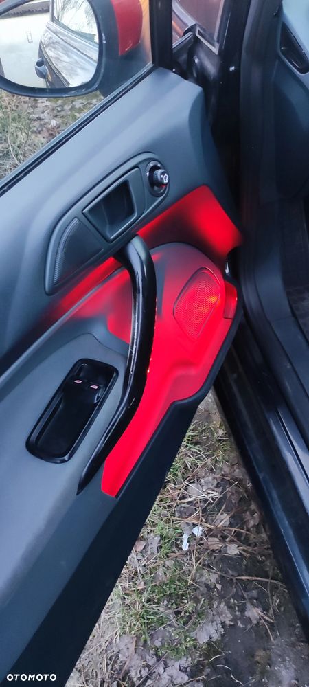 Ford Fiesta 1.4 Ghia - 20