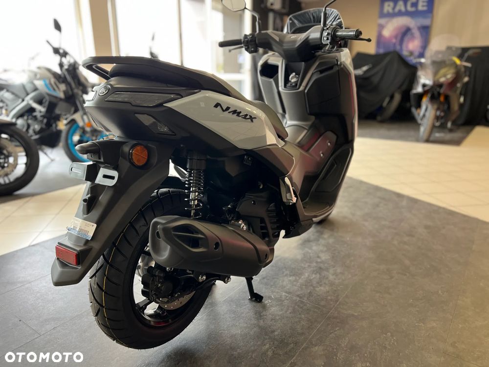 Yamaha NMAX - 32