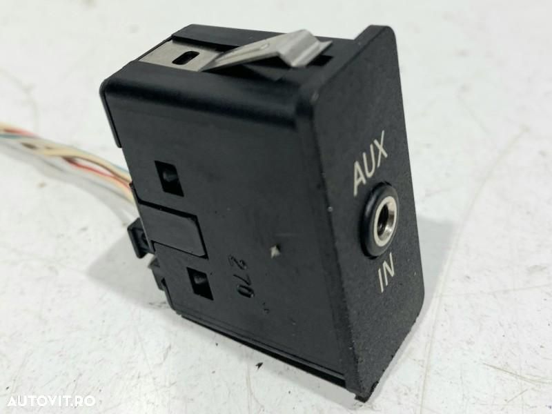 Priza / conector auxiliar usb BMW Seria 1 LCI (2008-2011) (E81,E87) 2.0d; 2.0d n47d20a; N47D20C 184 - 2