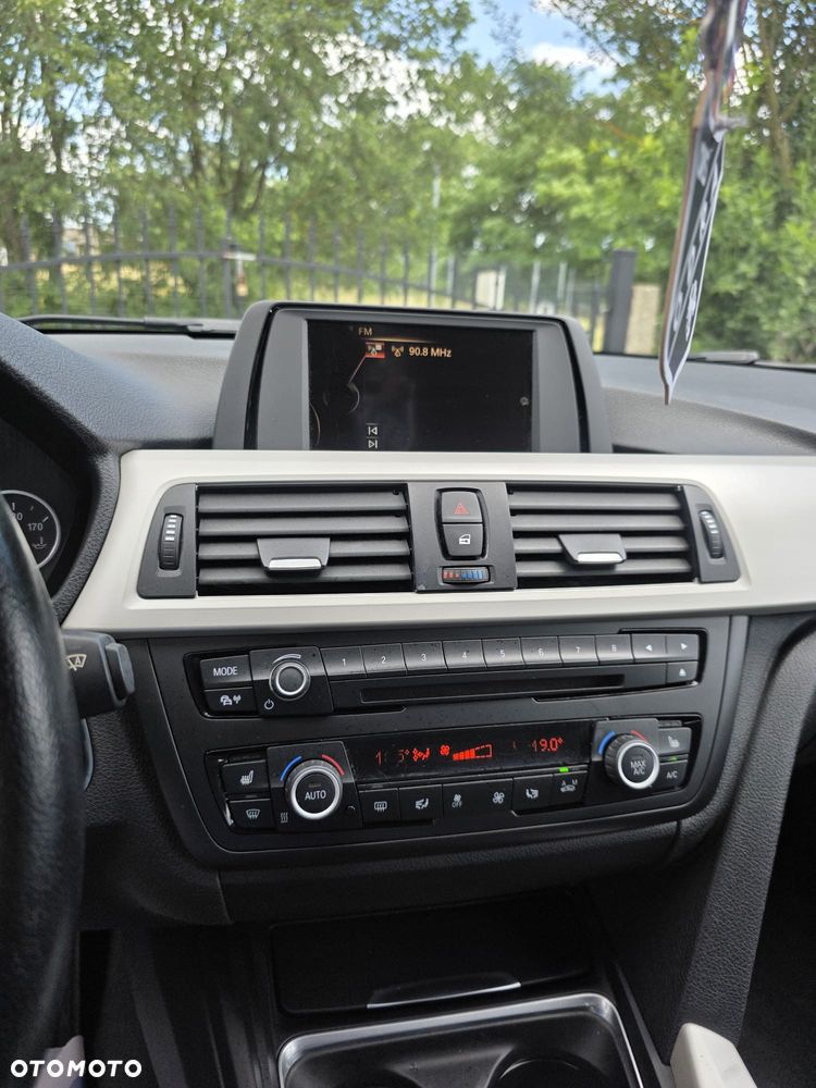 BMW Seria 3 316i - 9