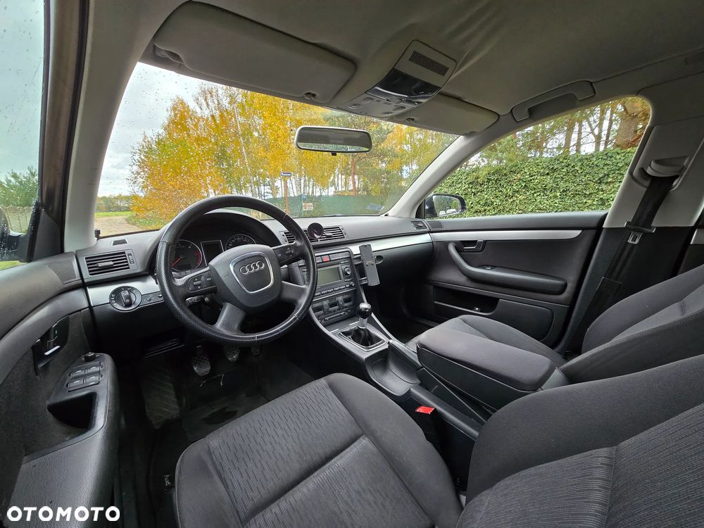 Audi A4 Limousine - 14