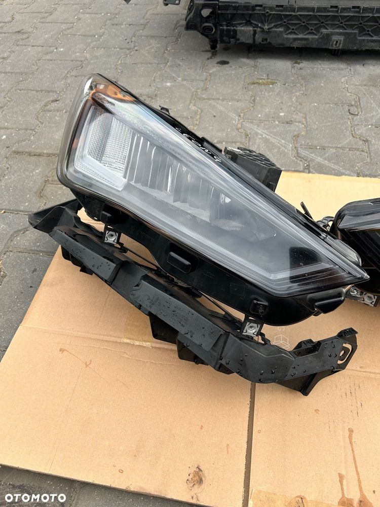Seat Leon IV lampa prawy przód full led 5FB941005D 5FB941006D - 3