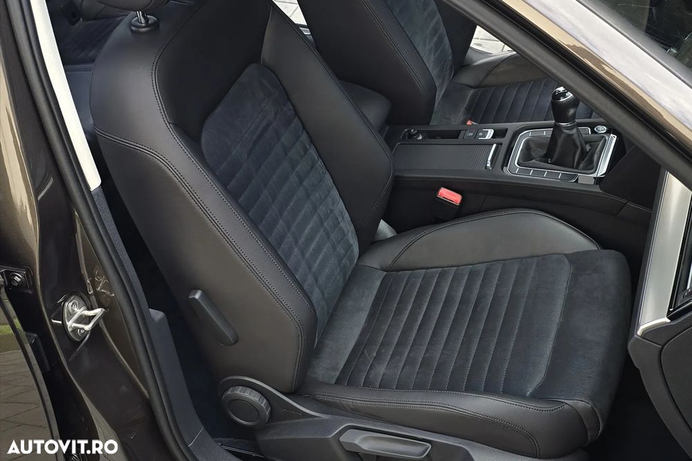 Volkswagen Passat 2.0 TDI SCR Highline - 22