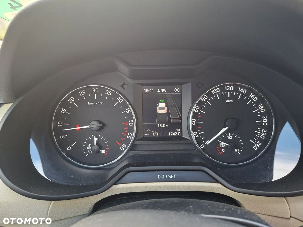 Skoda Octavia 1.6 TDI Ambiente DSG - 21