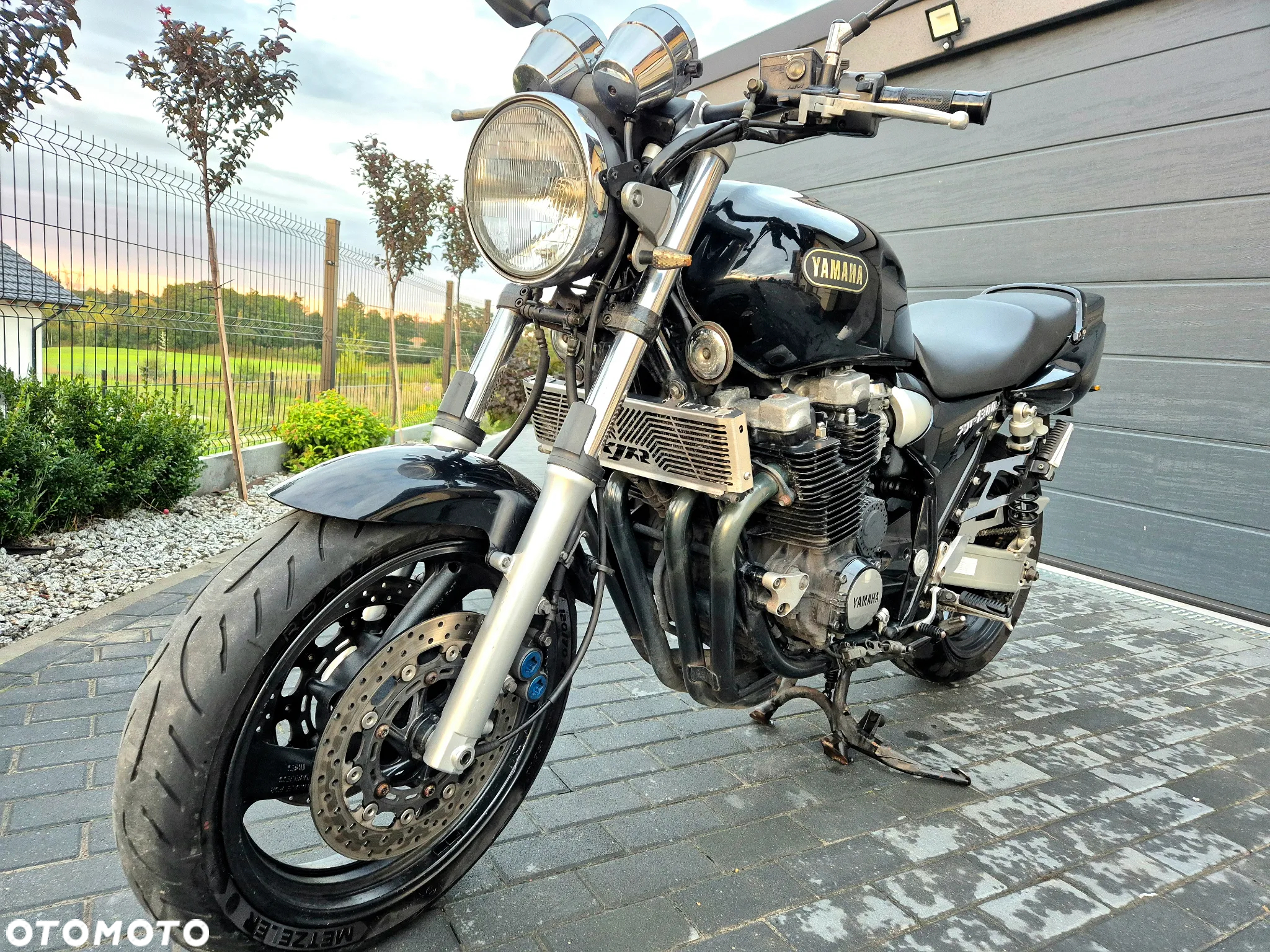 Yamaha XJR - 7