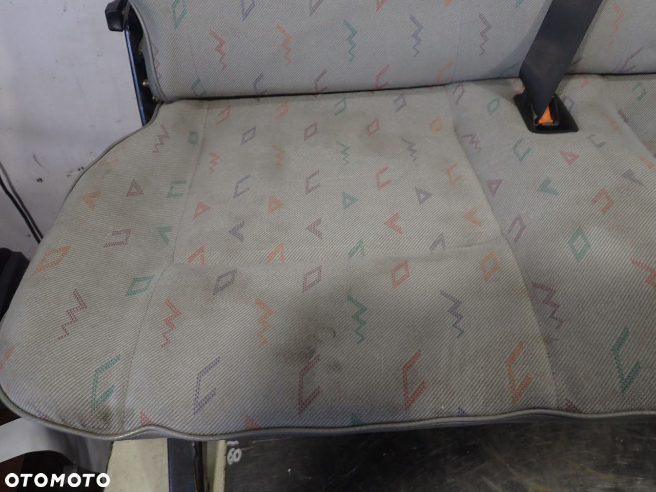 FOTEL BLIŹNIAK DRUGI RZĄD VOLKSWAGEN T4 TRANSPORTER 1.9 - 16