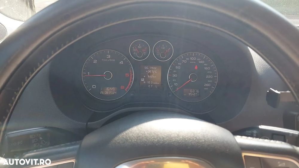 Audi A3 2.0 TDI Sportback DPF Ambiente - 8