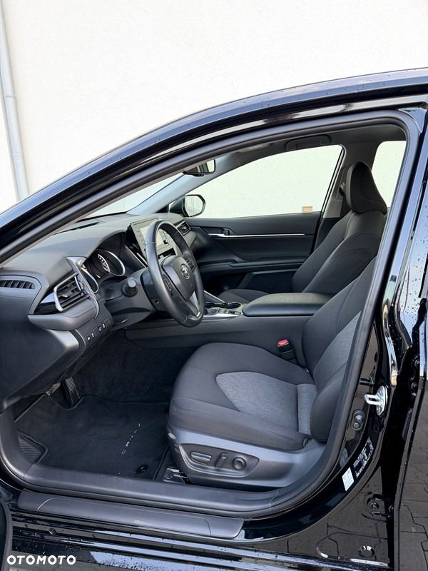 Toyota Camry 2.5 Hybrid Comfort CVT - 29