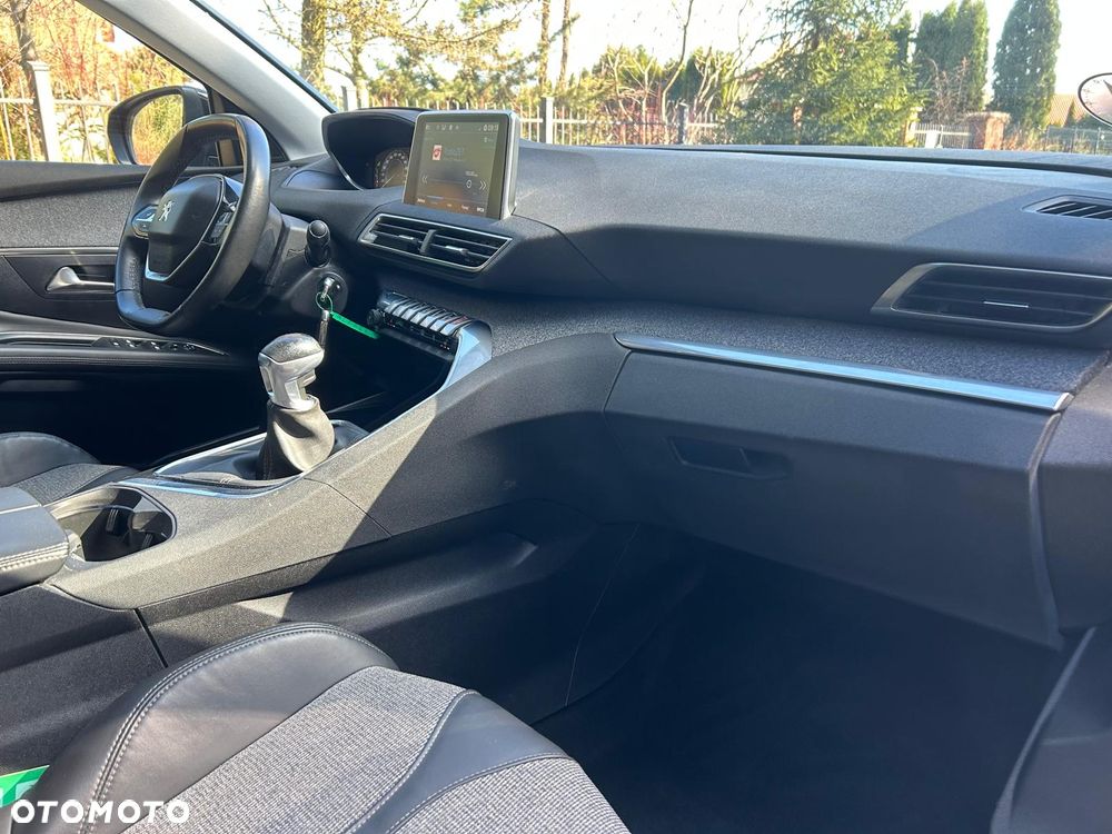Peugeot 3008 1.6 BlueHDi Allure S&S - 24