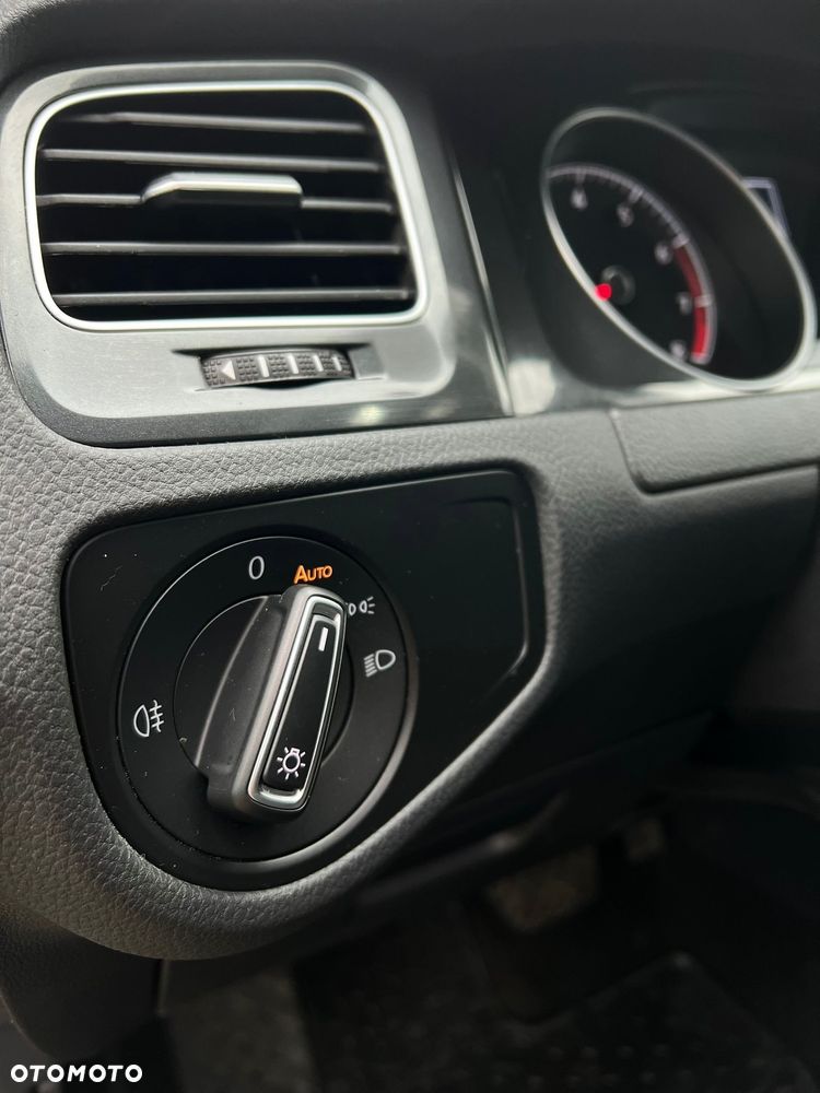 Volkswagen Golf 1.5 eTSI OPF DSG R-Line - 18