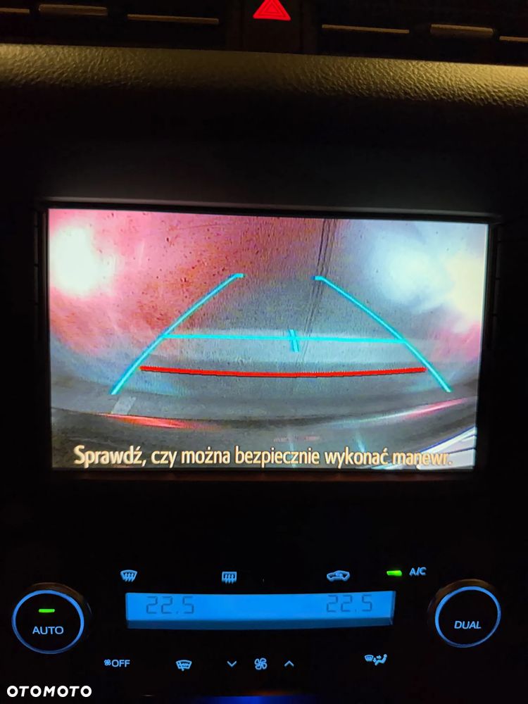 Toyota Avensis 2.0 Multidrive S Executive - 29