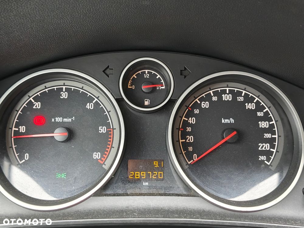 Opel Astra 1.9 CDTI Caravan DPF Cosmo - 22