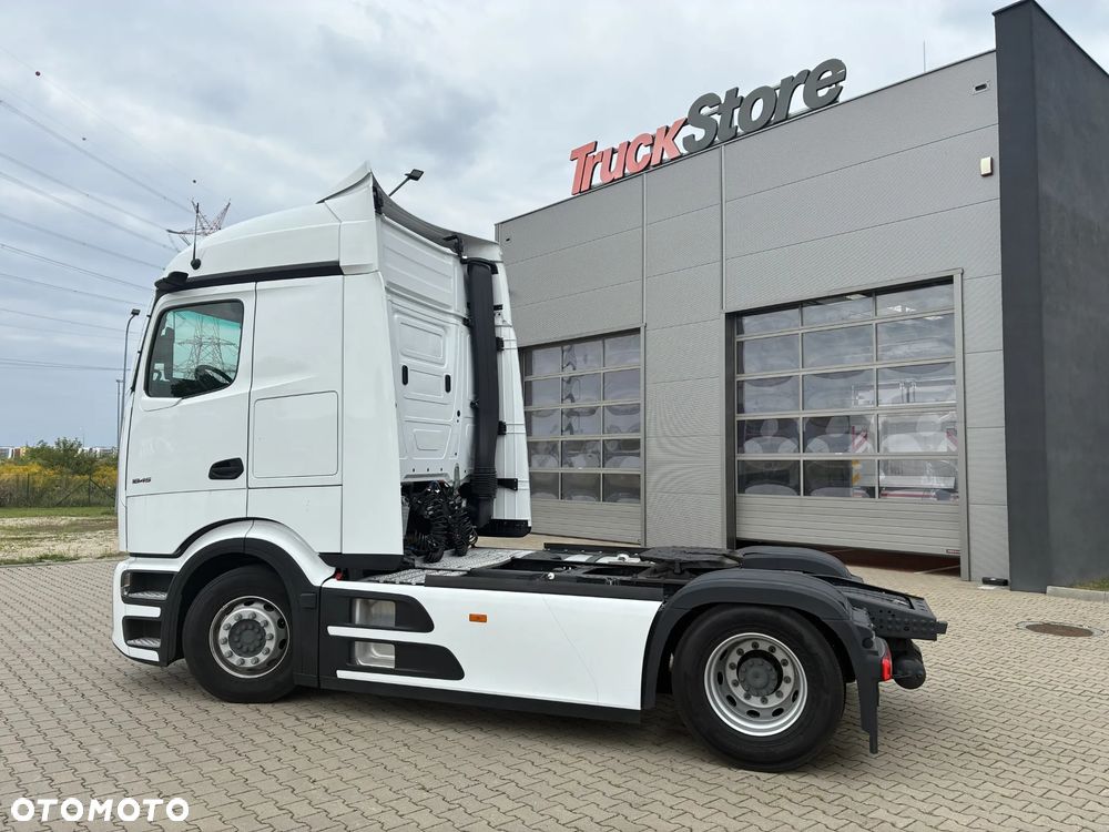 Mercedes-Benz Actros - 3