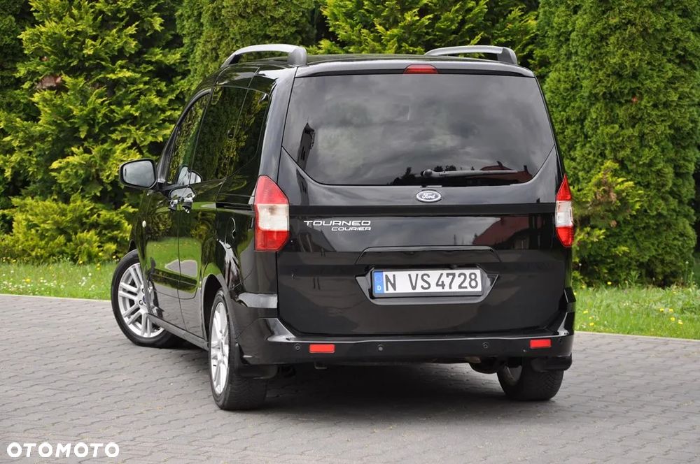 Ford Tourneo Courier 1.5 TDCi Titanium - 15