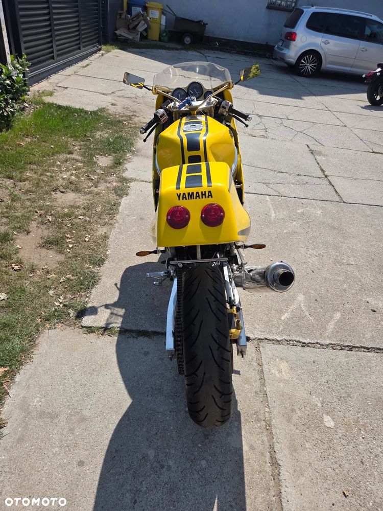 Yamaha FZR - 12