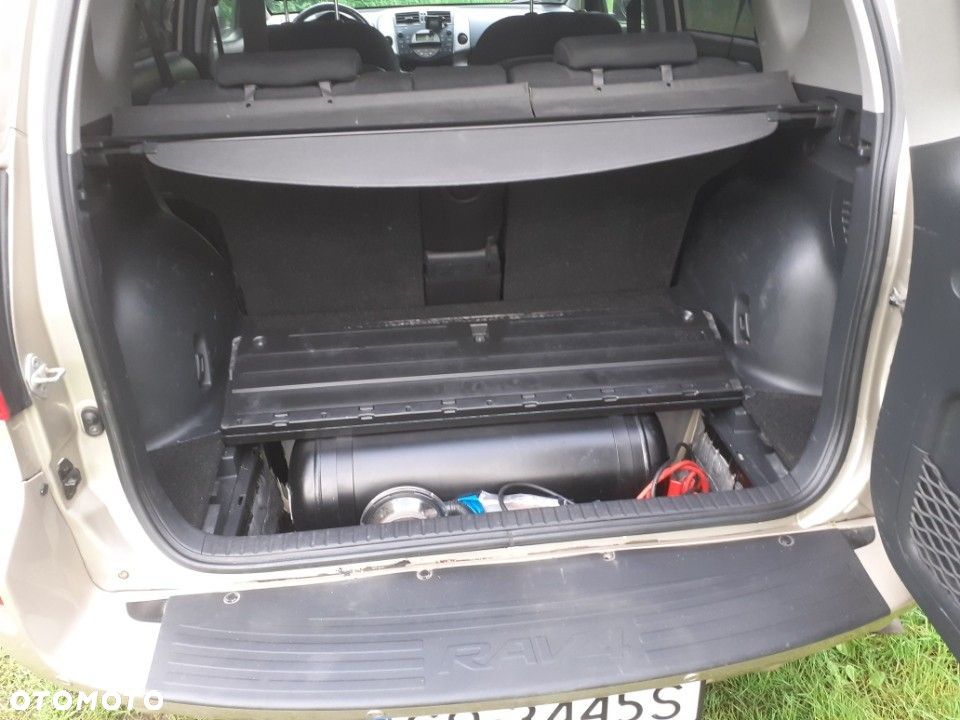 Toyota RAV4 2.0 VVT-i Luna - 4