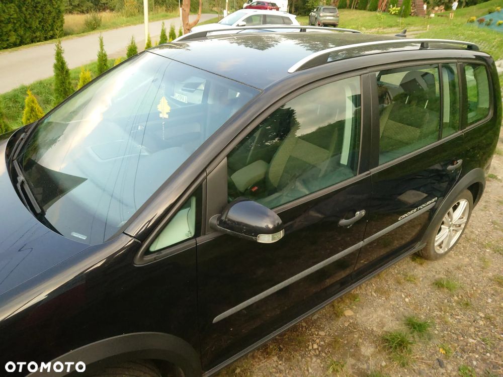 Volkswagen Touran 1.9 TDI DPF Cross DSG - 5