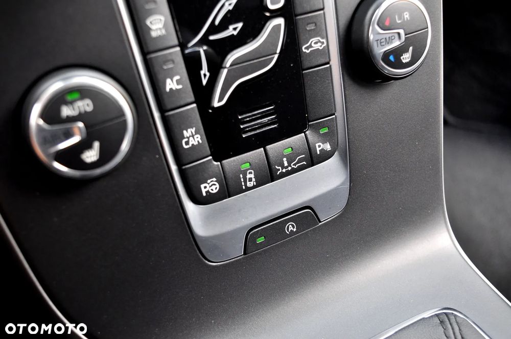 Volvo V40 D3 Inscription - 28