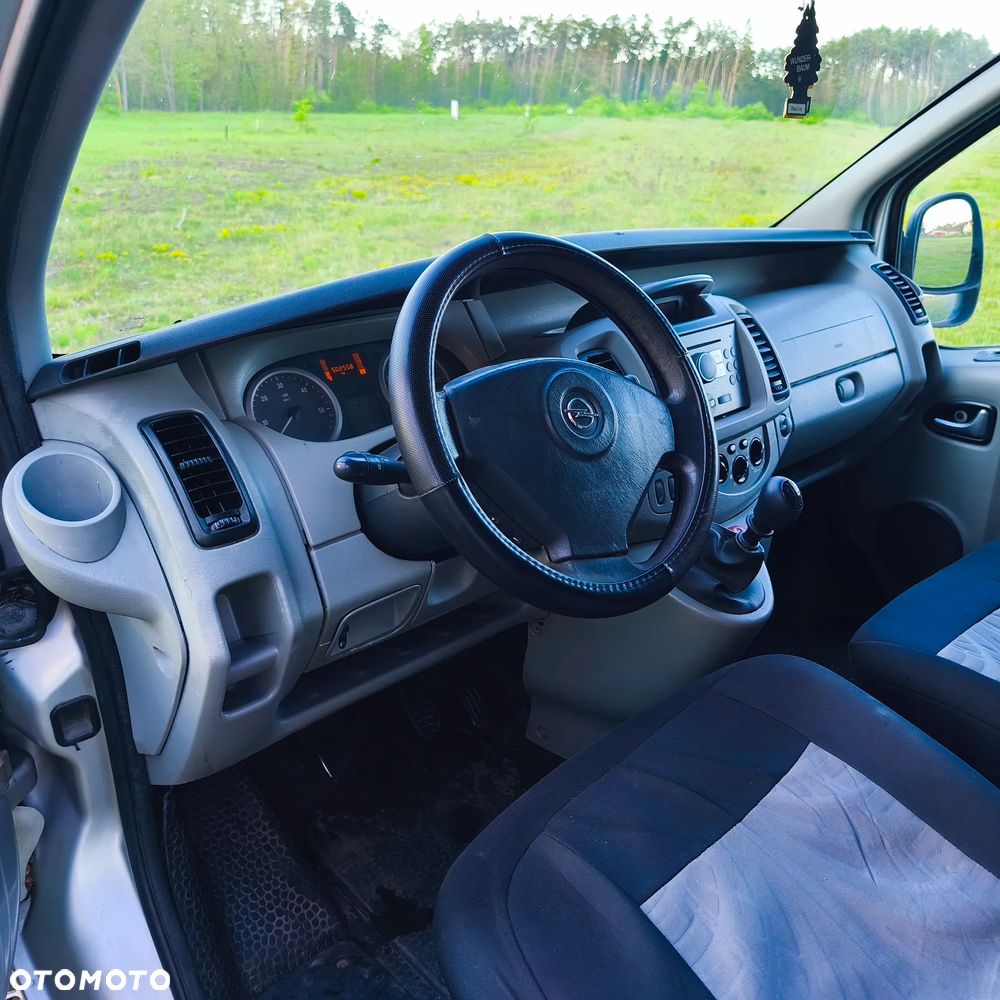 Opel Vivaro L2H1 2.9t - 25