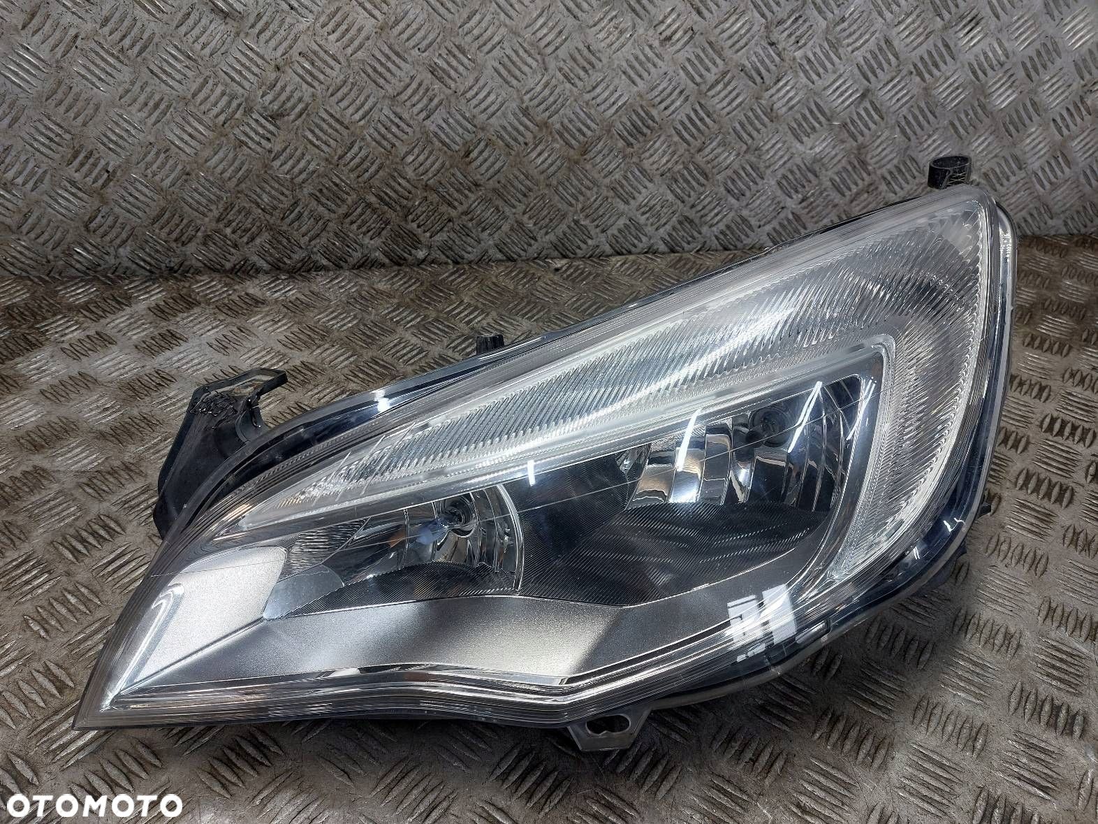 LAMPA LEWY PRZÓD HELLA OPEL ASTRA J 13253646 EU EUROPA - 1