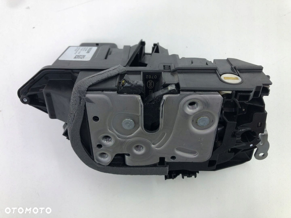 VOLVO XC40 ZAMEK DRZWI LEWY TYŁ 4-PIN 31440999