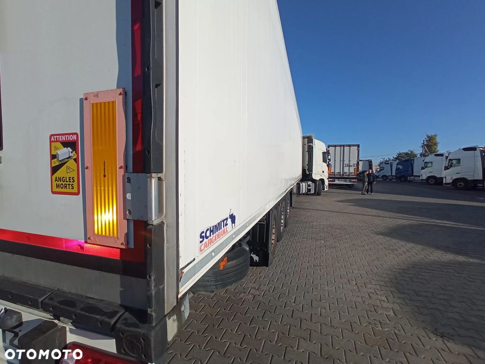 Schmitz Cargobull SKO 24L - 8