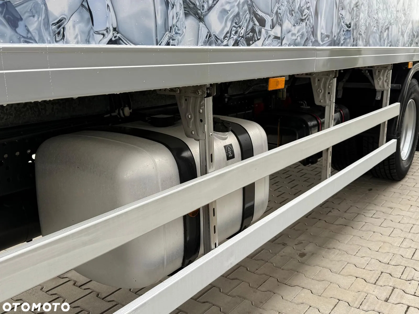 Mercedes-Benz Actros 1824 // E6 // sypialka // chłodnia 20 Epal // winda // 4x2 - 16