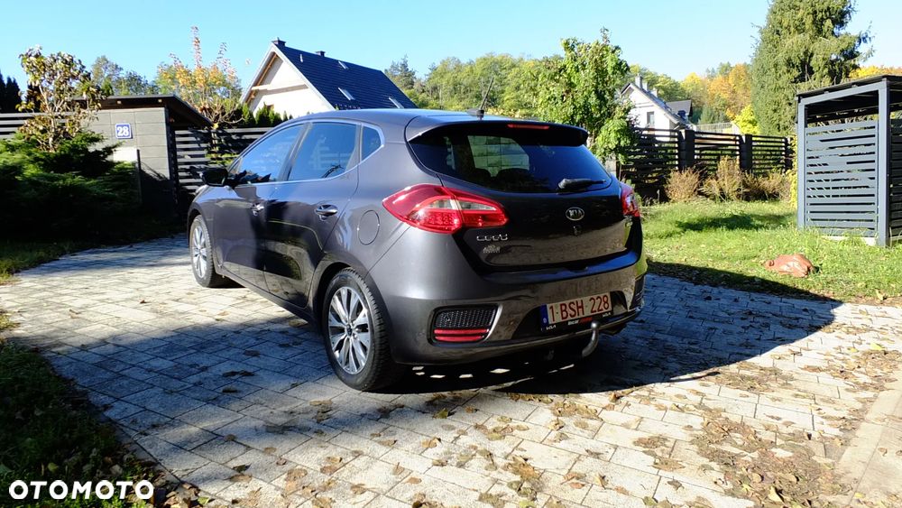 Kia Ceed - 12