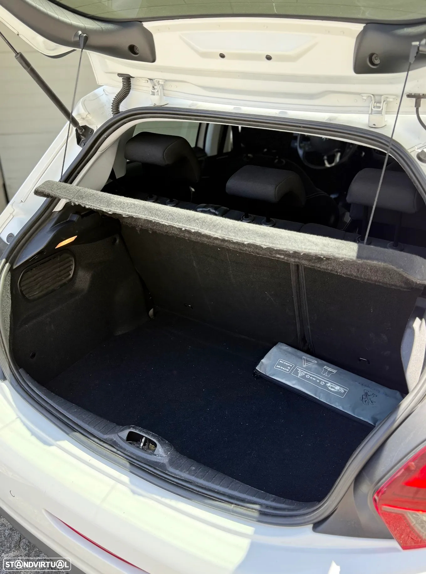 Peugeot 208 1.2 PureTech Allure - 34