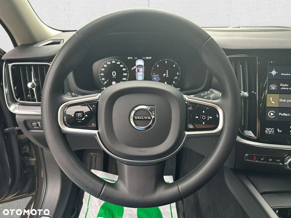 Volvo V90 Cross Country - 16