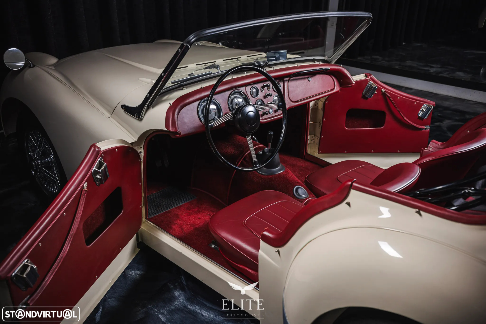 Triumph TR2 - 16